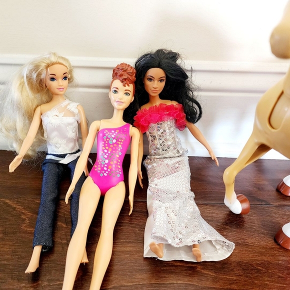 3 Barbie Dolls and Barbie  Horse  with Saddleback - Picture 2 of 3